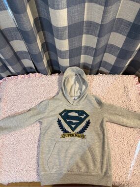 DC Comics Superman Boys Gray Embroidered Hoodie Size 6/7 Sleeve Graphic Kids